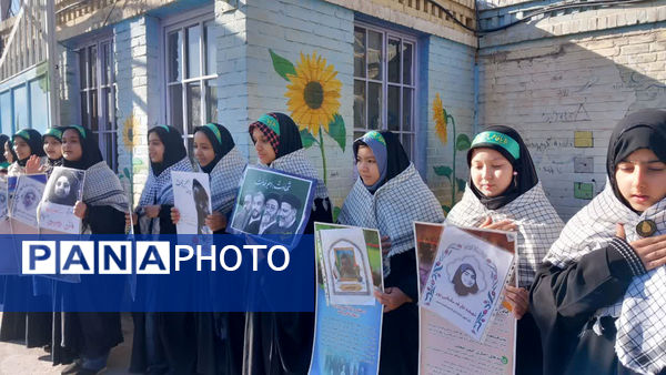 انس و ارادت دانش‌آموزان مدارس ناحیه یک قم به شهید گمنام