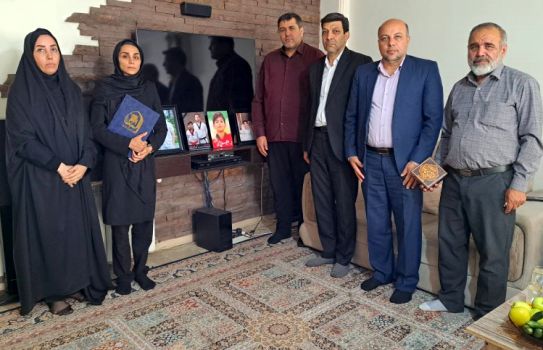 دیدار معاون تربیت‌بدنی و سلامت با خانواده دو شهید ورزشکار جنگ دوازده روزه