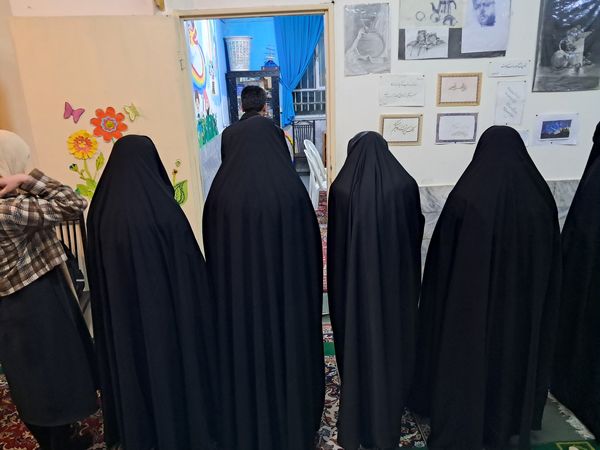 دورهمی دانش‌آموزان انجمن کانون امید انقلاب ناحیه پنج 