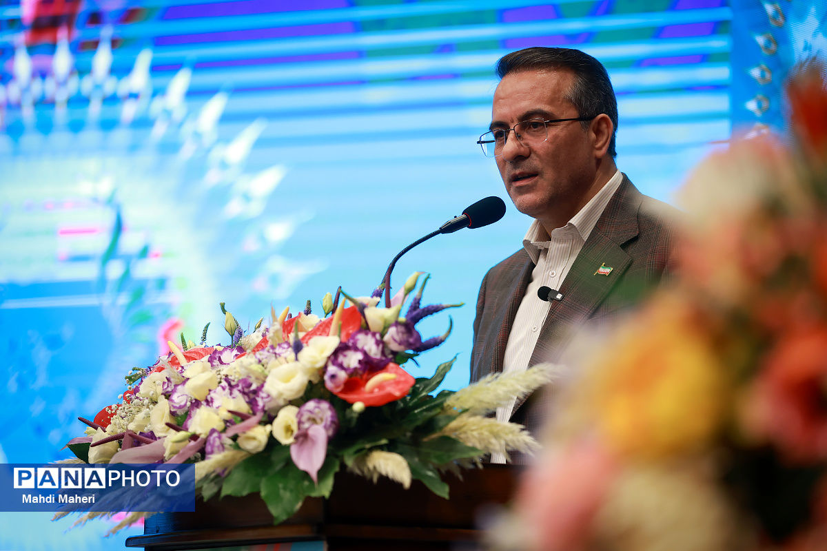 هیچ مدیر یا کارمندی در وزارت آموزش و پرورش از محل اصلاحات ساختاری متضرر نخواهد شد