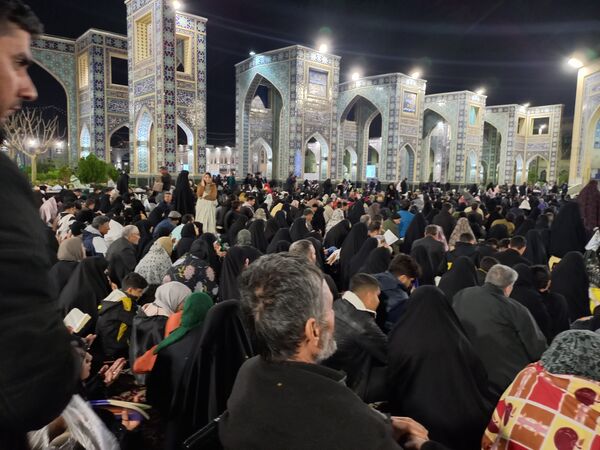 ساعاتی در آغوش پروردگار در حرم مطهر رضوی