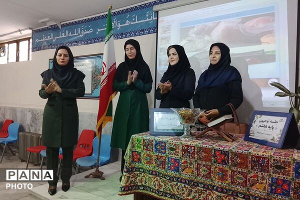 از نیمکت‌های مدرسه تا ماندگاری در تاریخ؛ مهر با یاد دانش‌آموزان میناب