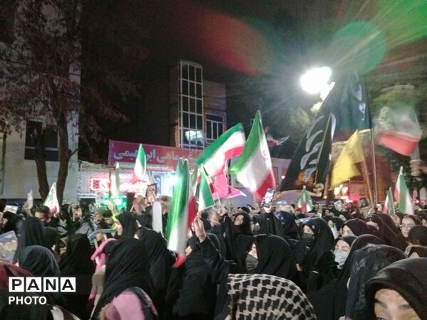راهپیمایی شبانه در شهرستان باخرز