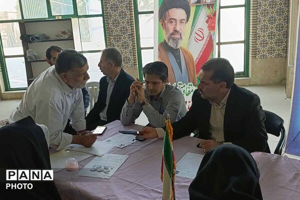 میز خدمت آموزش و پرورش خراسان شمالی در نماز جمعه؛ پاسخگویی مستقیم به مطالبات مردم