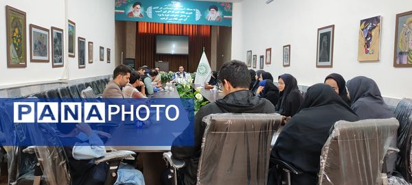 جلسه تقدیر از عوامل اجرایی همایش بزرگ یاوران مقاومت در کانون باهنر بجنورد