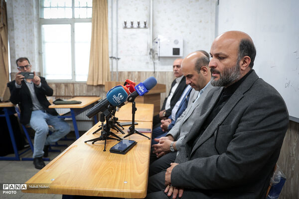 مراسم آغاز نصب نیروگاه خورشیدی در 12 هزار مدرسه سراسر کشور