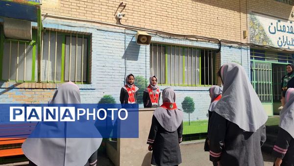 دهه فجر و طلوع هنر در دبستان مینوی خرد