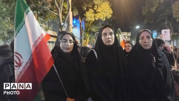 هم‌نوایی فرهنگیان و دانش‌آموزان اهر در سوگواره شبانه رهبر شهید