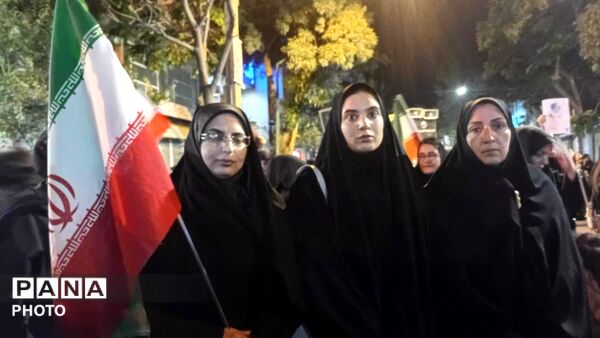 هم‌نوایی فرهنگیان و دانش‌آموزان اهر در سوگواره شبانه رهبر شهید