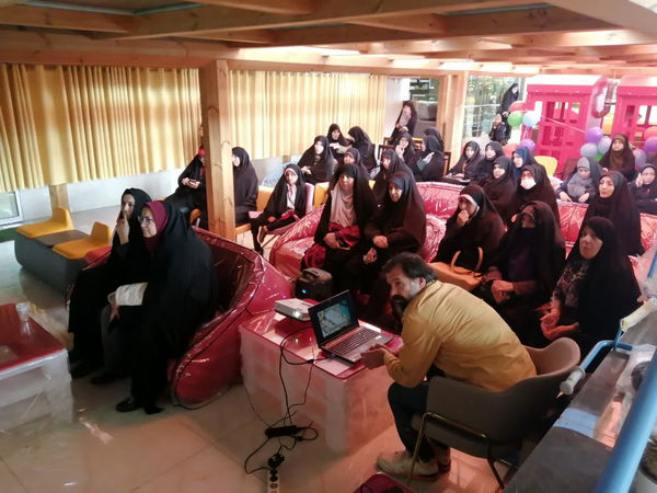 بازدید معاونان پرورشی مدارس قم از «شهر زنبورها»