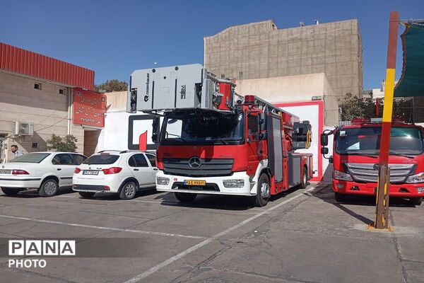 تقدیر دانش‌ آموزان فرزانگان ورامین از قهرمانان در دل آتش