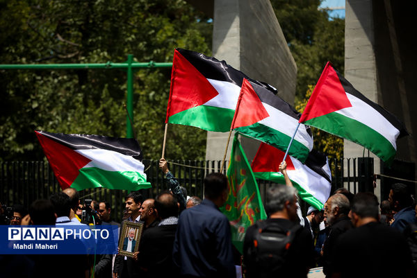 تجمع مقابل دانشگاه تهران در محکومیت ترور شهید اسماعیل هنیه