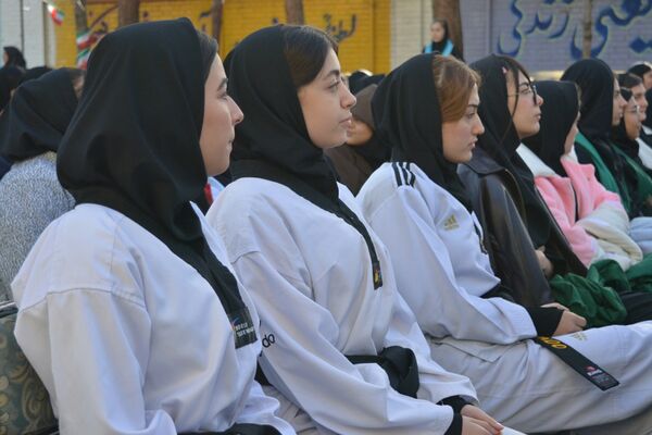 طنین زنگ انقلاب در بهارستان‌دو 