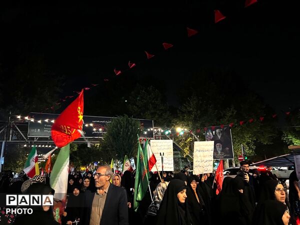 حضور باشکوه مردم کرج در صد وبیست و سومین  شب از تجمعات مردمی