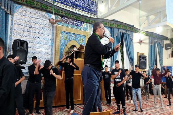 مراسم عزاداری امام حسین(ع) در شهر بار 