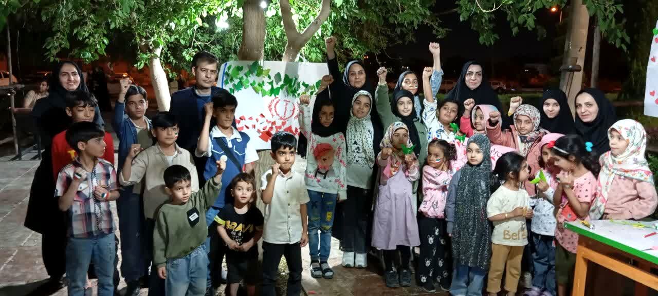 میز خدمت مدیرکل کانون پرورش فکری کودکان و نوجوانان یزد