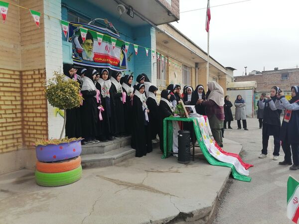 مراسم سالگرد و ورود امام خمینی(ره)و روز جهانی حجاب در دبستان ناهید نخودی 