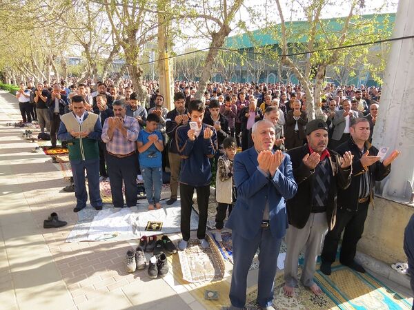 اقامه نماز عید فطر در شهرستان بجنورد 
