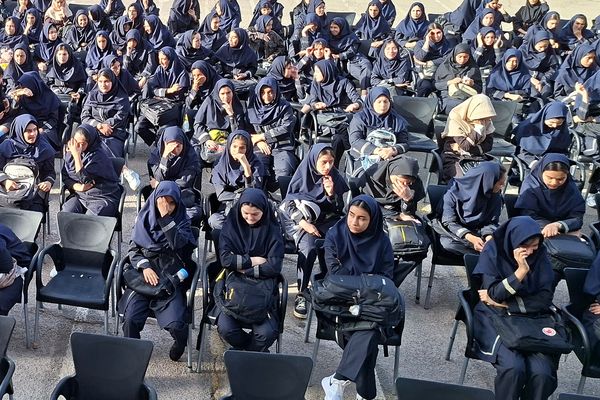 زنگ آغاز سال تحصیلی جدید در مدارس نواخته شد