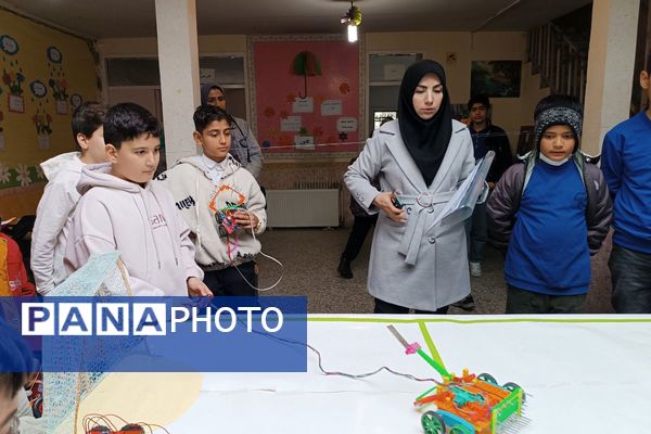 مسابقات رباتیک دانش‌آموزی به مناسبت هفته کانون ها 
