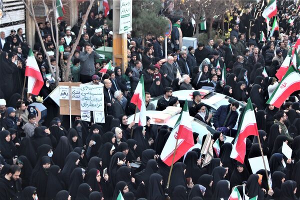 جلوه‌های حضور نوجوانان در راهپیمایی 22 دی مردم قم