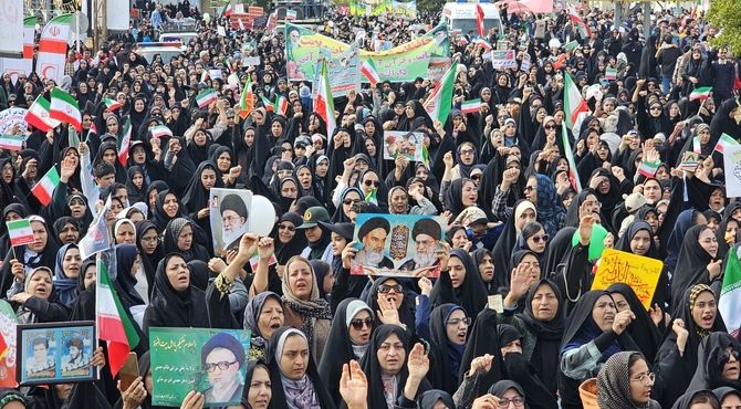 سیل جمعیت در راهپیمایی 22 بهمن شهرستان جهرم