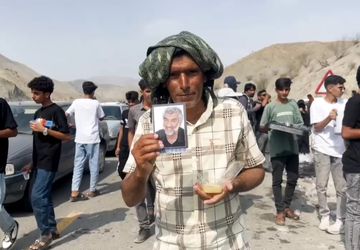 بشاگردِ جامانده یک صدا در مسیر عشق 