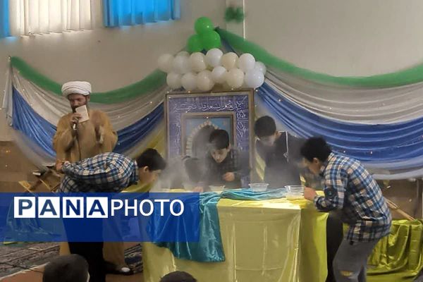 طنینِ نیایش در مدرسه