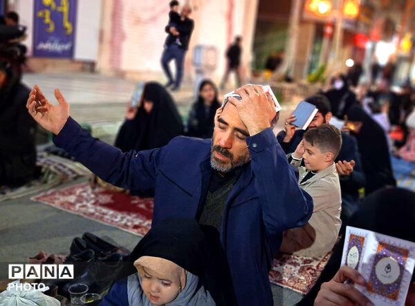 مردم کاشمر در کف خیابان عزاداری کردند