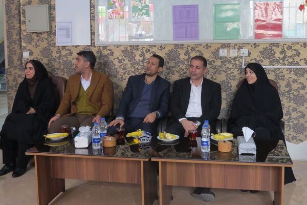 فجر دانش آموزی در قلبِ ری