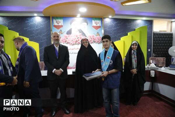 تجلیل از خبرنگاران پانا منطقه ۴ 