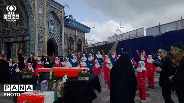 تشییع نمادین رهبر شهید