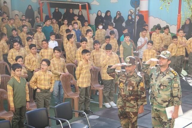 فرزندان شهدا با همراهی ارتش راهی مدرسه شدند