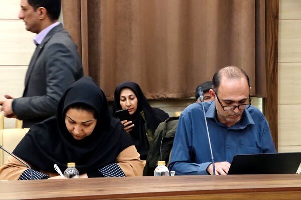 نشست خبری مدیرکل راه و شهرسازی و مدیران دستگاه‌های متولی حمل و نقل یزد