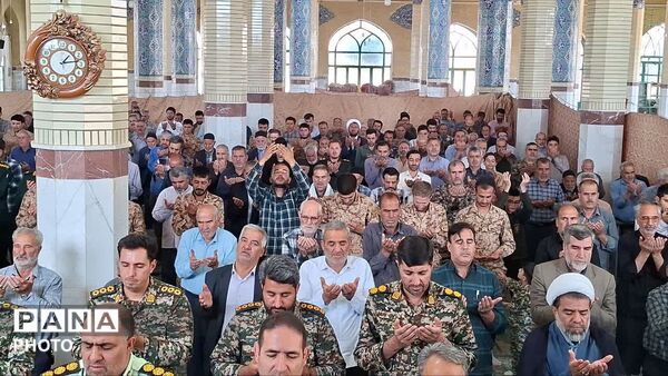 اقامه باشکوه نماز جمعه فامنین با حضور پرشور مردم و مسئولان