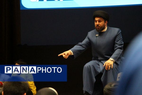 کارگاه نبرد رسانه‌ها؛ مشارکت فعالان رسانه‌ای و دانش‌آموزان یزدی در جنگ آگاهی