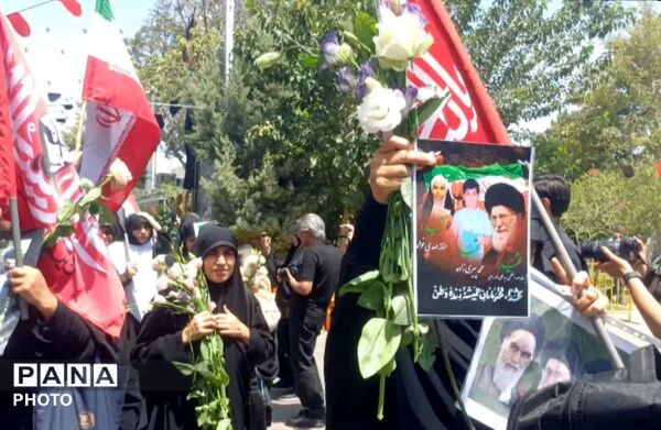روایتی از مهر و ایثار با استقبال از خانواده شهدای میناب