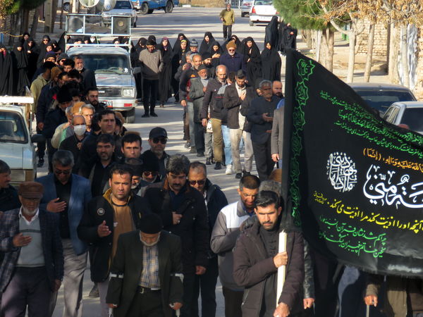 اجتماع و دسته روی عزاداران علوی در شهر درق برگزار شد