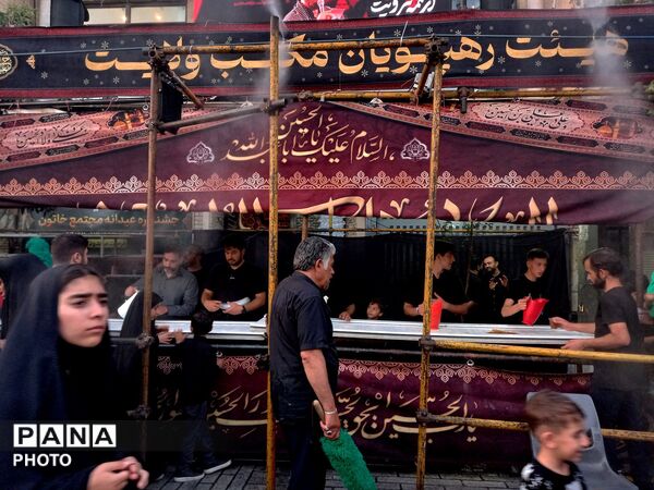 همراهی هیات زینب کبری(س) با کاروان نمادین اسرای کربلا