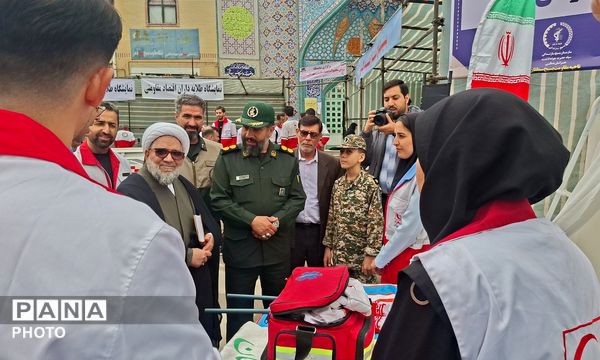 برپایی غرفه‌های خدمات‌رسانی و بسیجی  هم‌زمان با برنامه‌های ویژه روز جمعه