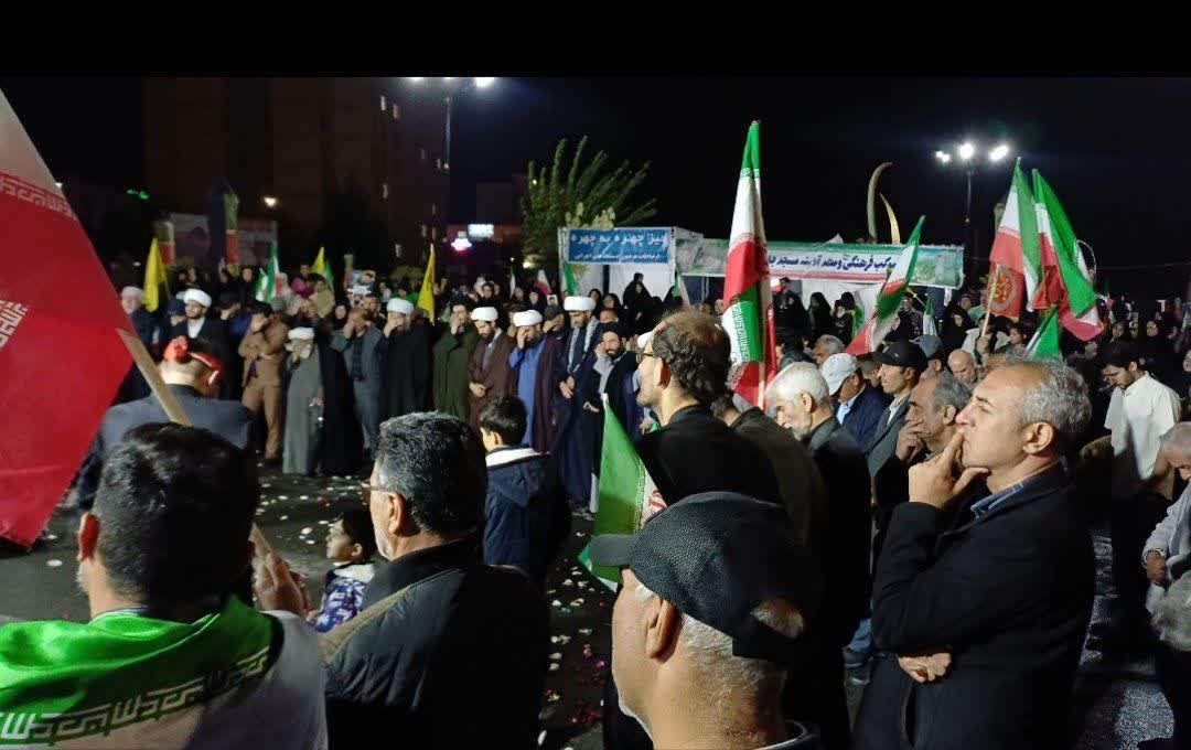 هشتاد و پنجمین شب از حضور پر رنگ مردم مهستان در میدان 