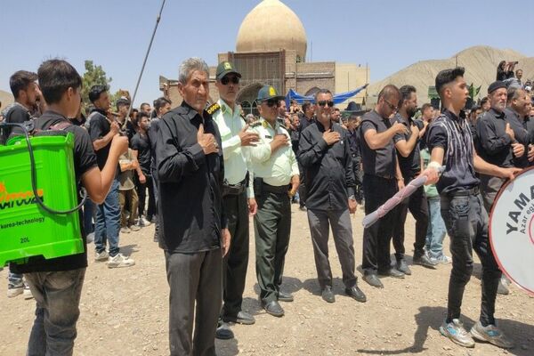 آئین با شکوه عزاداری آقا اباعبدالله الحسین (ع)در روز عاشوراحسینی