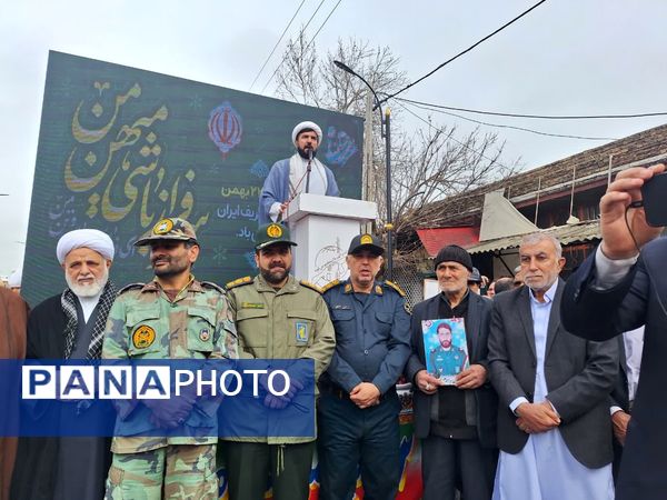 نبض انقلاب در خیابان‌ها تپید