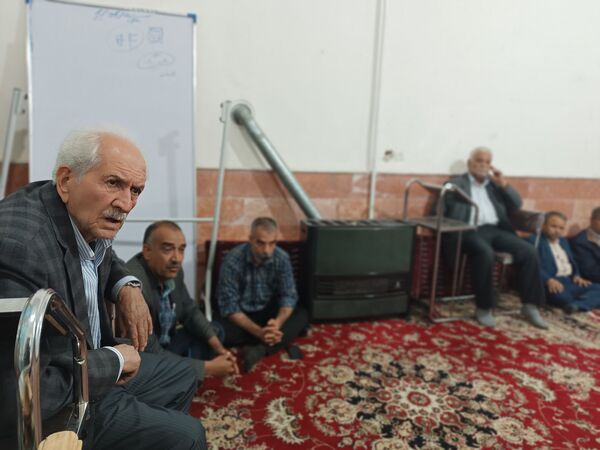 نشست فرماندار با اصناف و بازاریان گناباد 