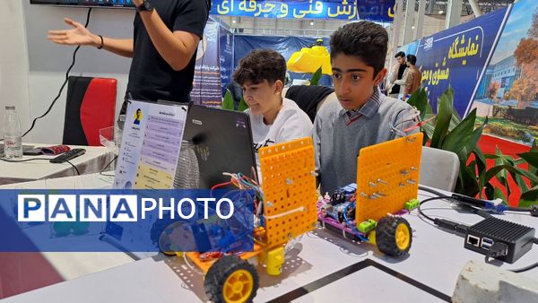 غرفه رباتیک و هوش مصنوعی ناحیه ۶ 