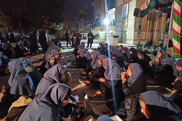آخرین روز ماه رمضان در مدرسه