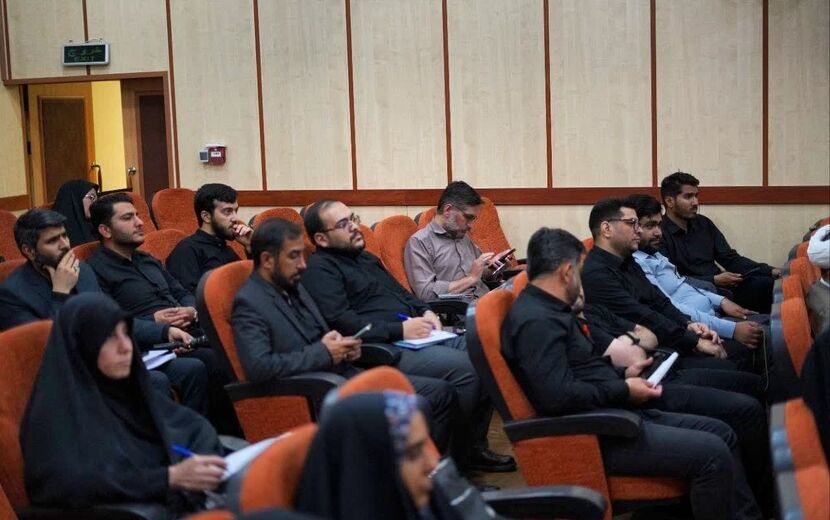 دومین نشست فعالان رسانه ای استان قم با موضوع تشییع رهبر شهید 