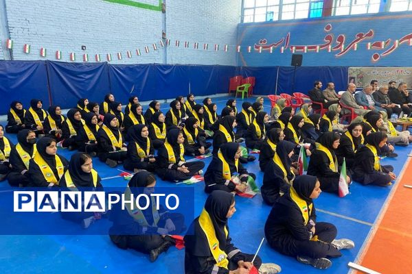 یاوران انقلاب؛روشنای مسیر نوجوانان امروز