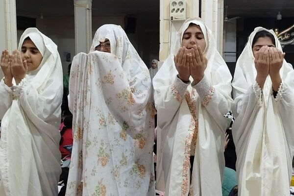 مراسم اعتکاف در مسجد الزهرا(س) قیامدشت