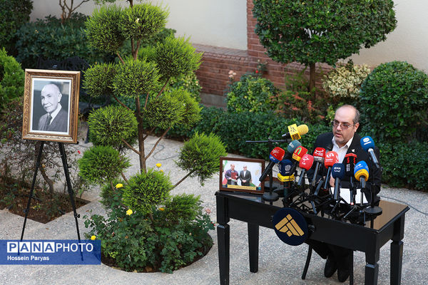 نشست خبری همایش ملی دانش‌آموزی شصت‌وسومین سال جایزه البرز، نوبل ایرانی(آیین جایزه البرز ۱۴۰۴)